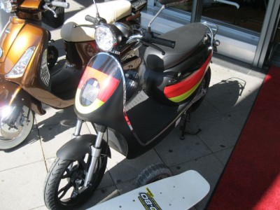 eeeefun-Front und Seitenansicht-1.jpg