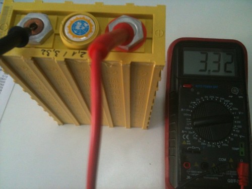 Multimeter auf Gleichstrom 20V oder 200V_800x600.jpg
