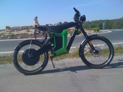 ELMoto 002_640x480.jpg