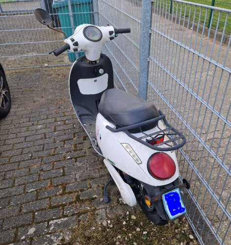 Roller_Geparkt.JPG